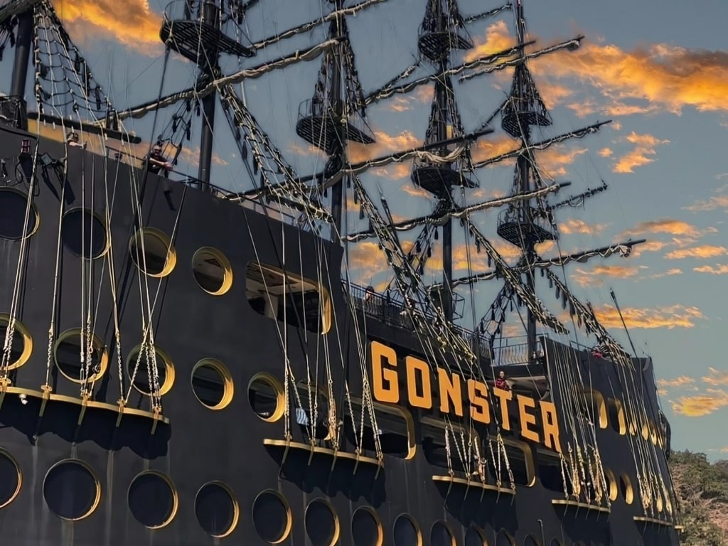 Пиратский корабль Gonster из Белека
